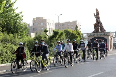بازدید شهردار منطقه۸ با دوچرخه از خیالستان زندگی