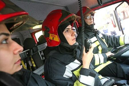 استخدام آتش‌نشان زن به کجا رسید؟