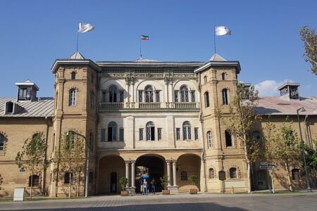 تشکیل عمارت قزاقخانه از دو بخش قاجاری و پهلوی