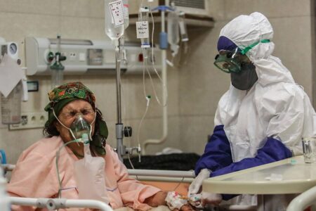 سخت‌ترین شرایط کرونا در بیمارستان‌های تهران (فیلم)
