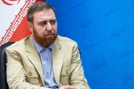 اقراریان: فساد در بدنه مدیریت شهری ریشه کرده است!