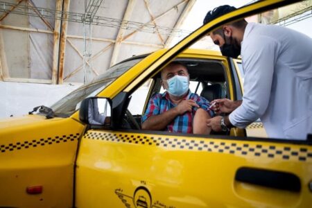 رانندگان تاکسی‌های شهری واکسن کرونا نزنند، تعلیق می شوند