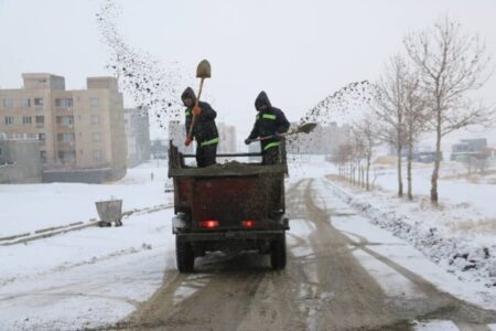 آمادگی صد درصدی نیروهای خدمات شهری برای بارش‌ها درتهران/دعا کنیم برف بیاید