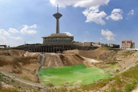 لغو کنسرت‌ها در برج میلاد تکذیب شد!