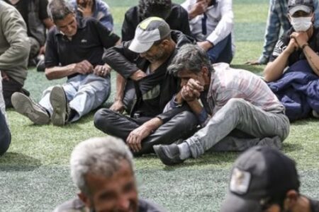 اجرای طرح ساماندهی معتادان متجاهر در حاشیه بزرگراه آزادگان