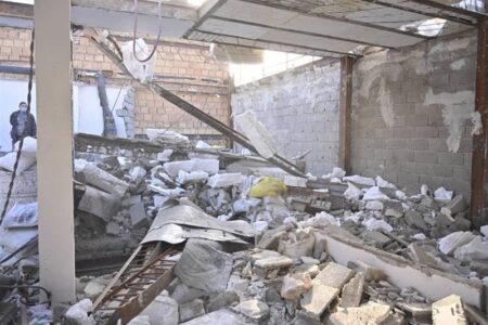 تداوم برخورد جدی و قانونی با ساخت و سازهای غیرمجاز/ تخریب ساختمان غیرمجاز در “گلابدره”